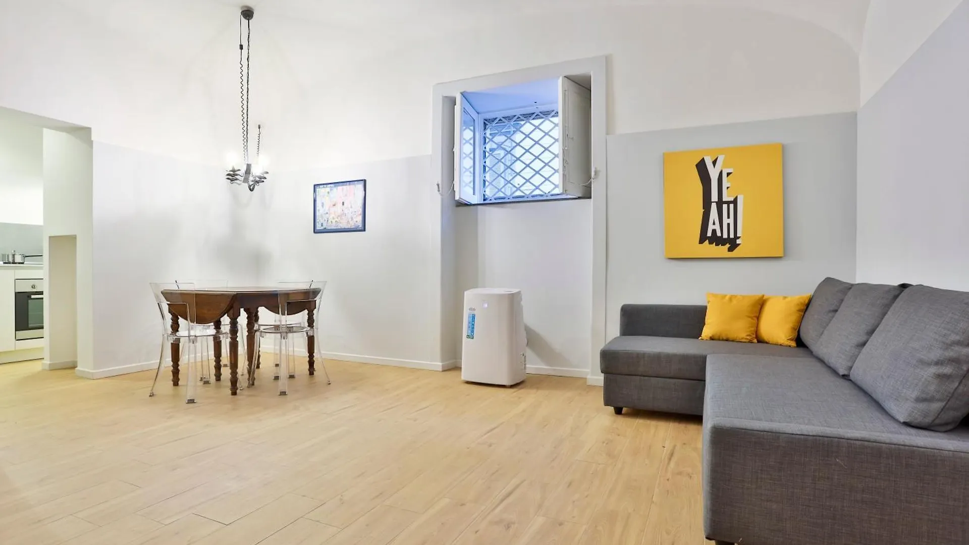 Urban Living In Chiaia - Close To Grenoble Apartment Naples Italy