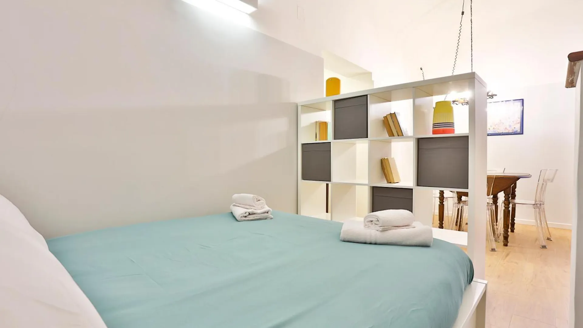 Urban Living In Chiaia - Close To Grenoble Apartment Naples