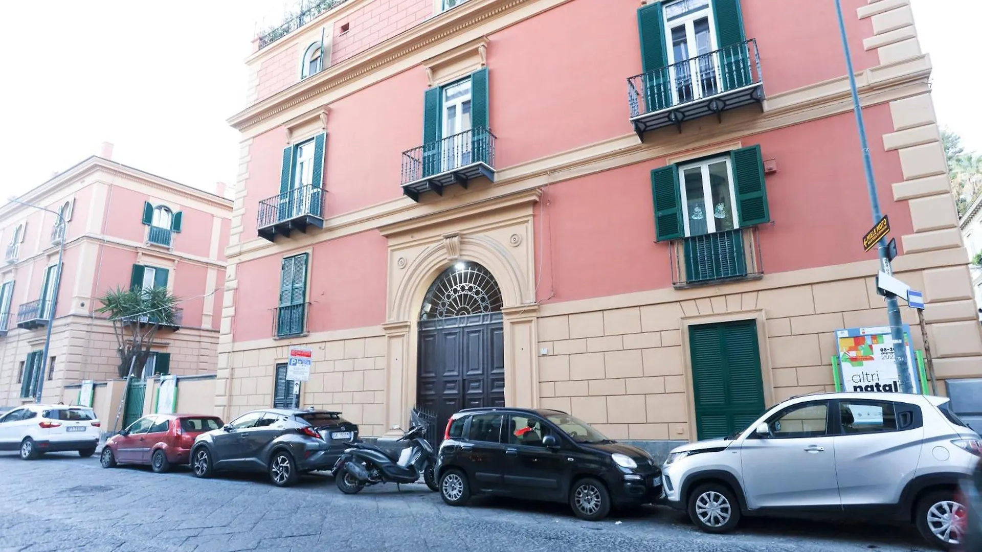 Urban Living In Chiaia - Close To Grenoble Apartment Naples Italy