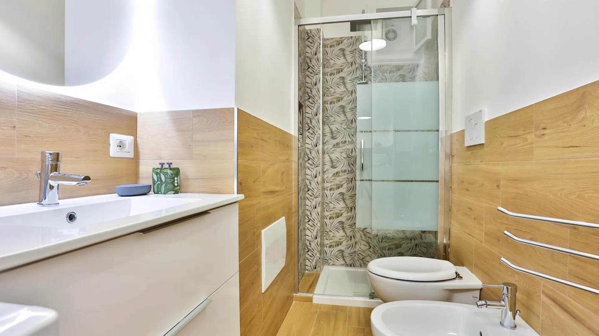 Апартаменты Urban Living In Chiaia - Close To Grenoble Неаполь