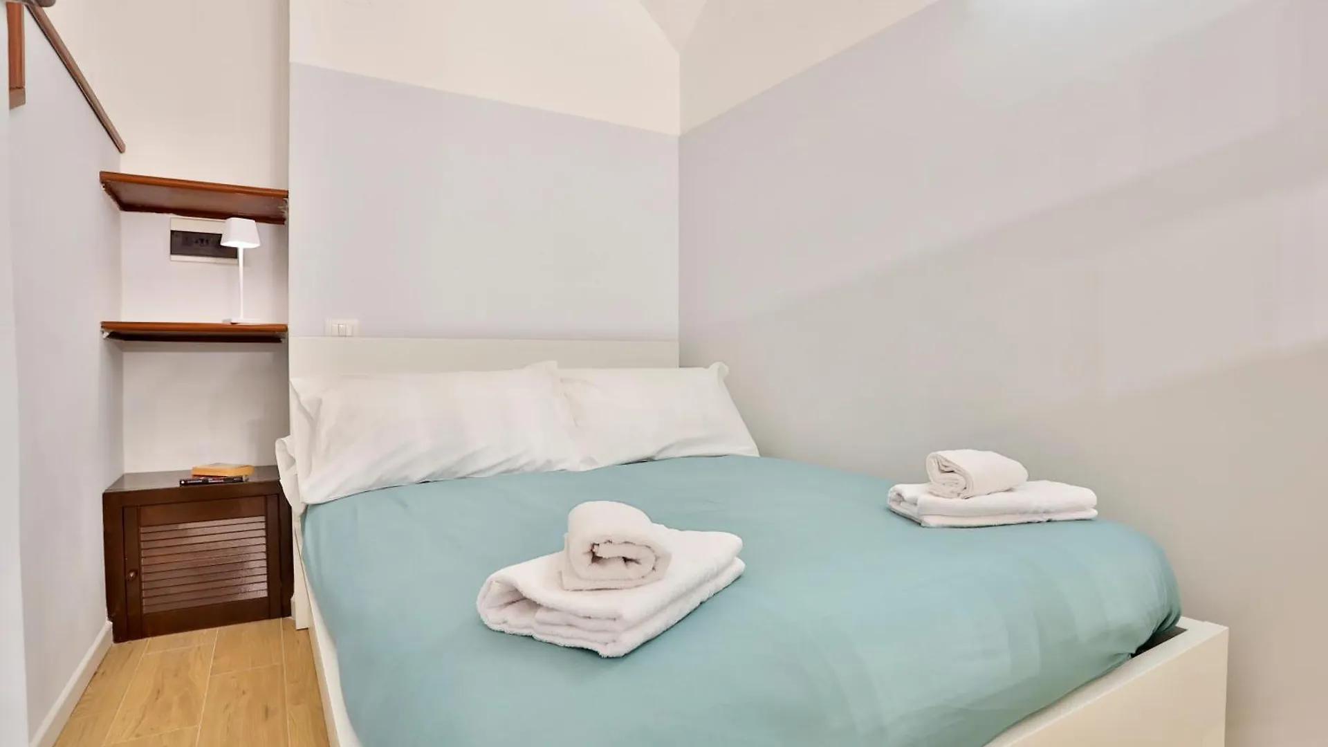 Urban Living In Chiaia - Close To Grenoble Apartment Naples